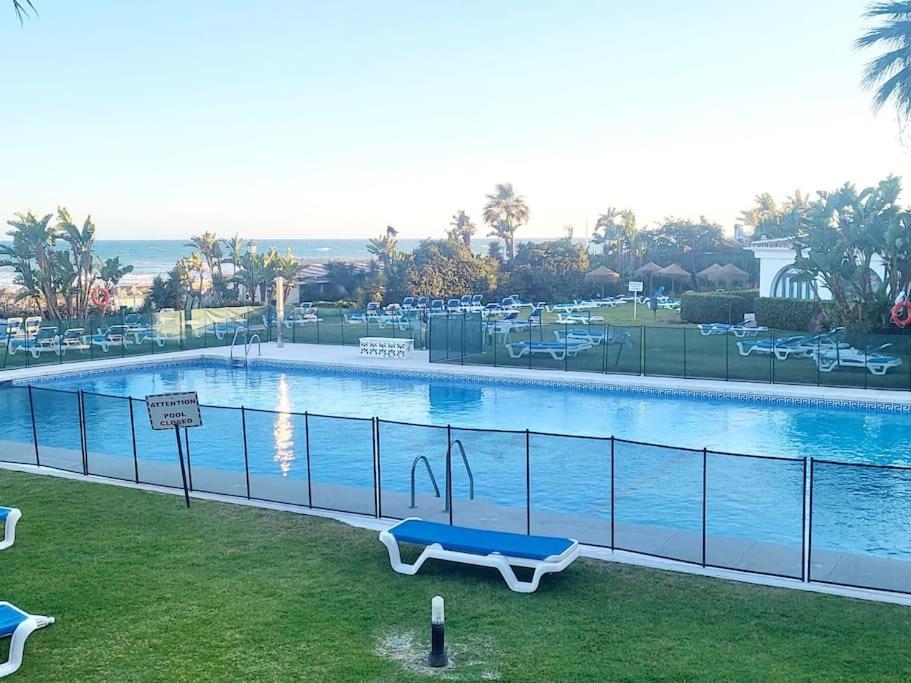 فيلا Casita Junto Al Mar En El Puerto De Cabopino ماربيا المظهر الخارجي الصورة